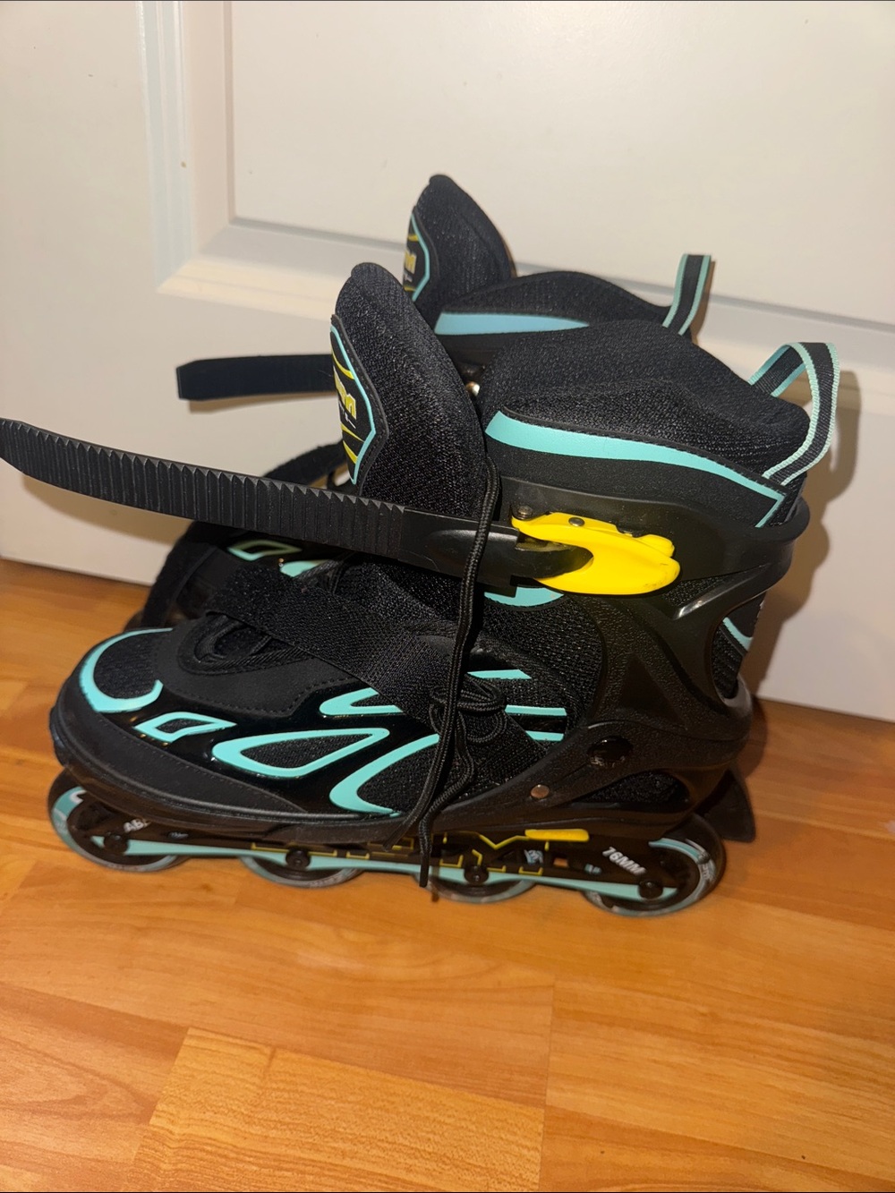 2pm black/blue 76mm 4-7yr rollerblade lace up